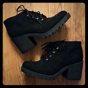 NWOT American Eagle Booties